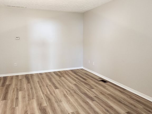4th image of 1090 Ann Ln