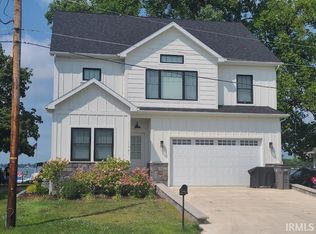 11541 N Crowdale Dr, Syracuse, IN