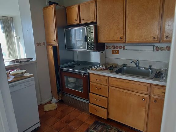 2nd image of 88 W Schiller St APT 2208