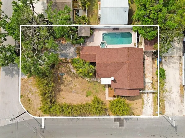 316 29th St W, Bradenton, FL 34205