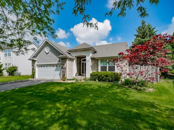 2374 Handley Ln, Aurora, IL 60502