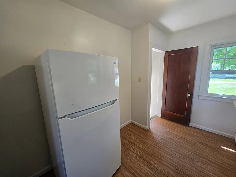 661 Dawson St — Photo 5