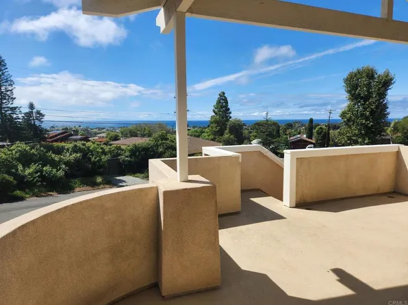 4190 Sunnyhill Dr, Carlsbad, CA 92008