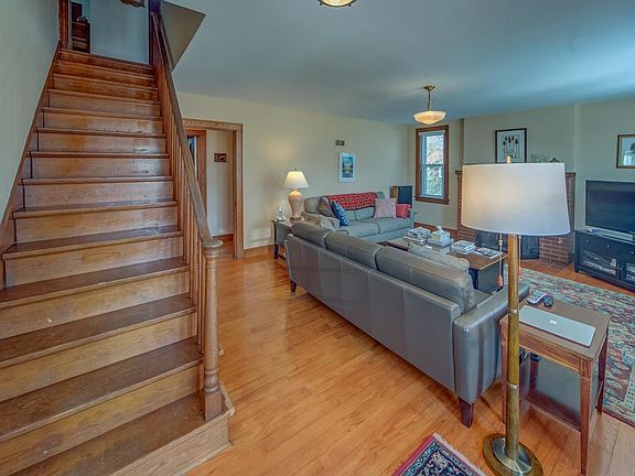 3rd image of 313 N Railway St