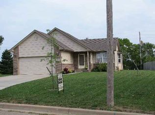 34 Woodland Dr, Augusta, KS 67010