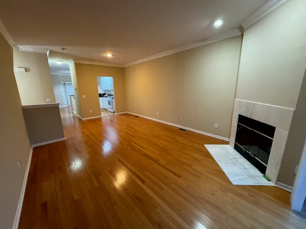 42480 Corlina Dr, Northville, MI 48167