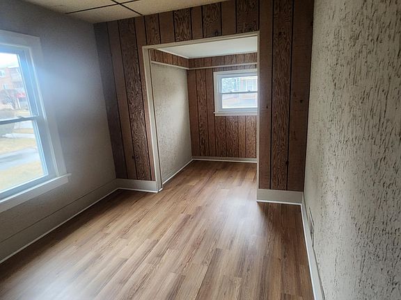 4th image of 18238 Wentworth Ave