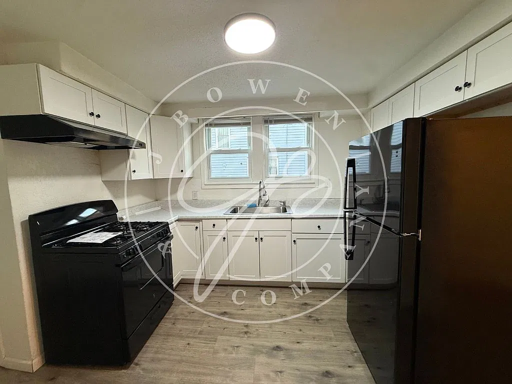 3 bed, 1.5 bath, 1333 sqft, $1,250 — Photo 4