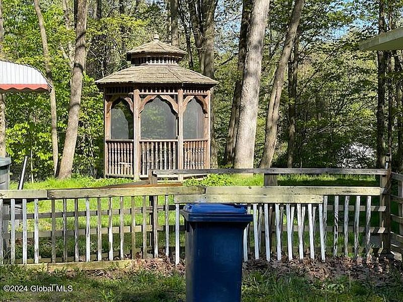 5th image of 32 Gayhead Earlton Road