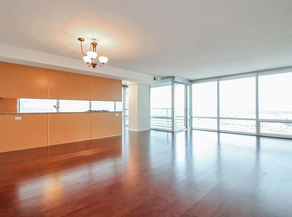 3rd image of 9715 Woods Dr Unit 1511