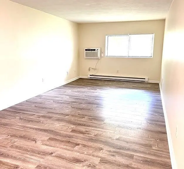 40 Mellen St #3 — Photo 4