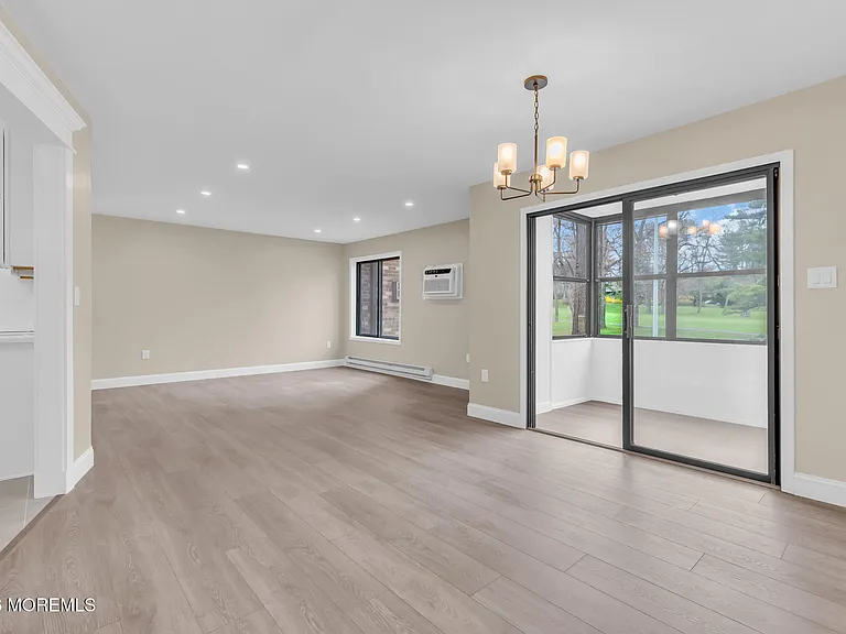 168 Amberly Dr #D — Photo 7