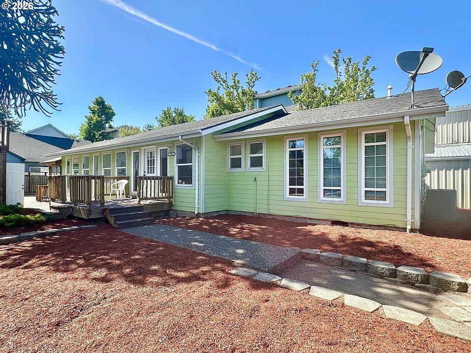 2nd image of 2543 SE 136th Ave