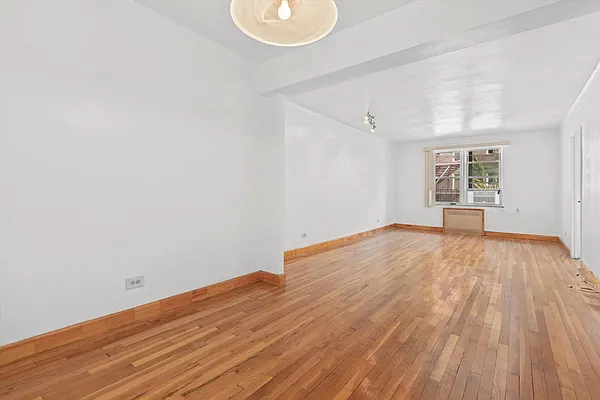 Sold by Dream Real Estate Services, LLC | media 2