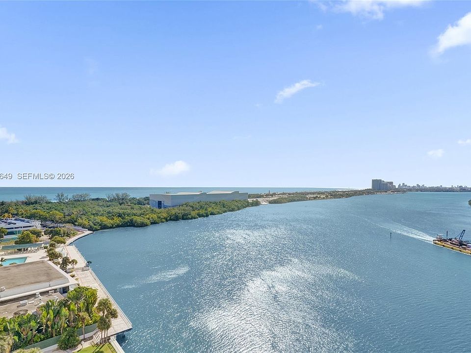1st image of 500 Bayview Dr APT 1422