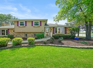 20753 Mary Dr, Lockport, IL 60441