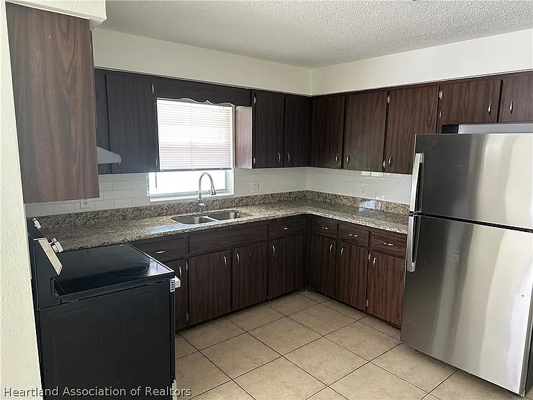 1834 Koy Dr — Photo 6