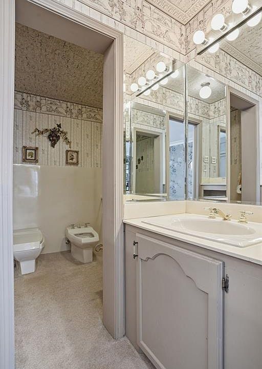 23rd image of 103 E Dogwood St