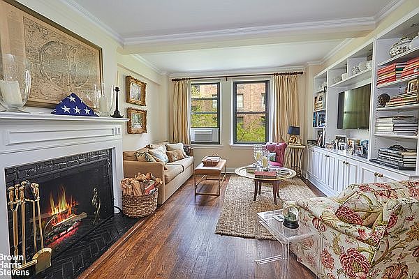 1st image of 210 E 73rd St #5B
