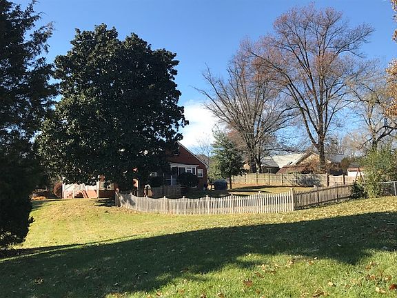 4th image of 4620 Randolph Dr