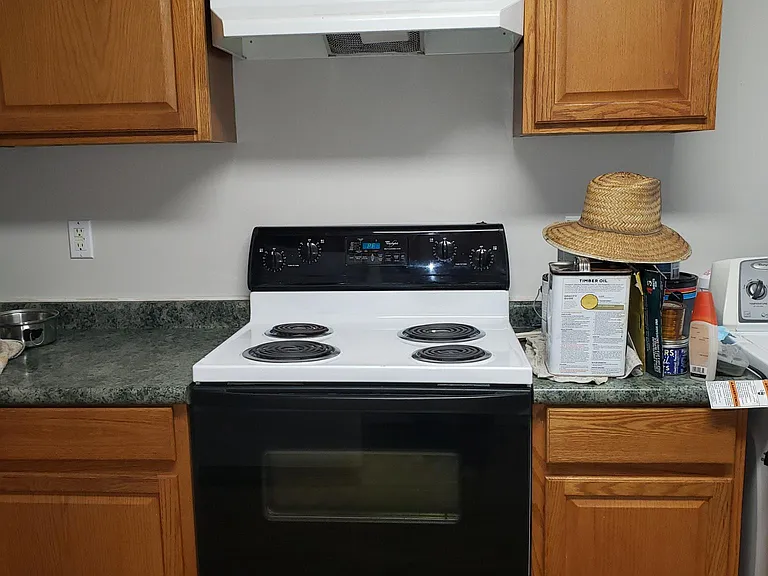 138 S Locust St — Photo 8