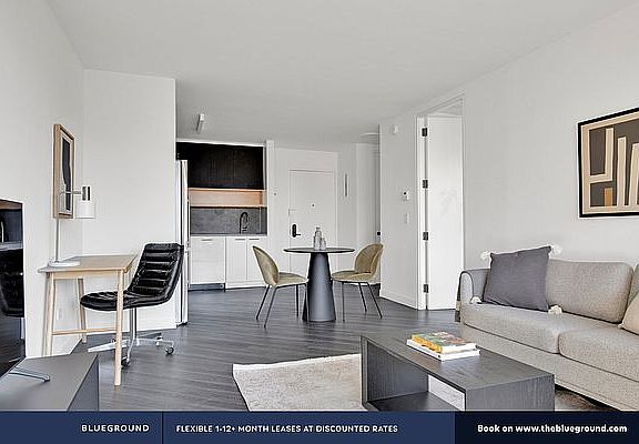 5th image of 250 E Houston St APT 7H