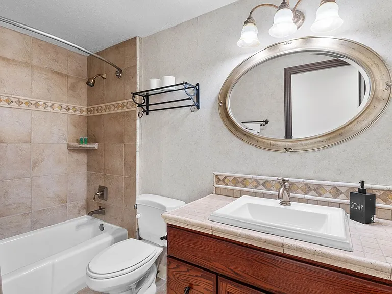 887 Talisman Ln — Photo 32