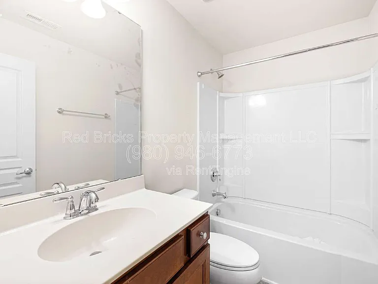15426 Canmore St — Photo 17