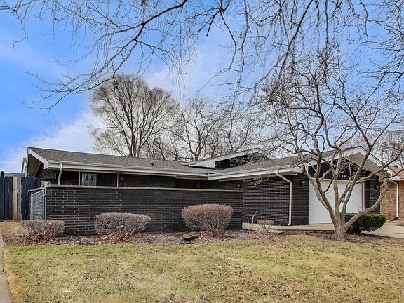 2nd image of 2104 Cardinal Dr