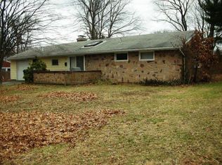 210 Dodge St, Warwick, RI 02886