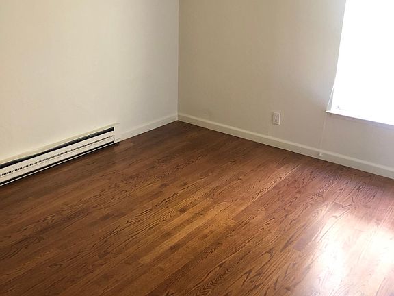 5th image of 1760 Beach St APT 4