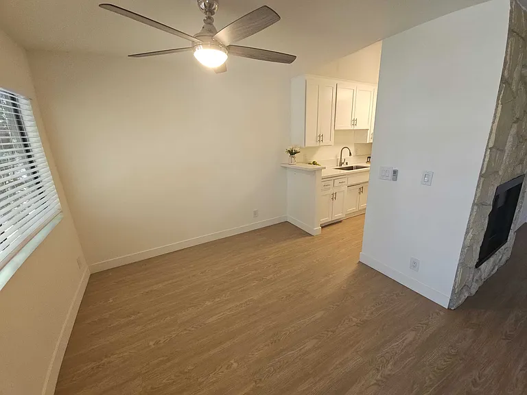Coldwater Canyon Ave — Photo 22
