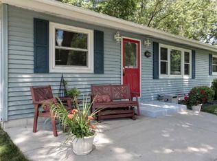 1442 Woodhill Rd, Burnsville, MN 55337