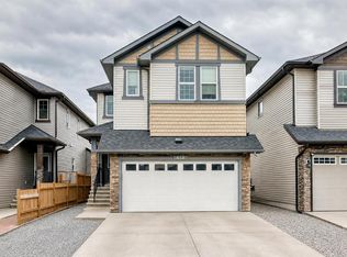 469 N Skyview Shores Mnr NE, Calgary, AB T3N 0H2