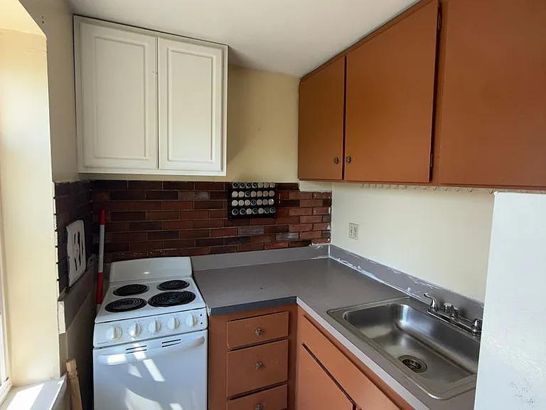 105 Preston St — Photo 6