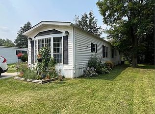 6451 Biscayne Blvd W, Brighton, MI 48114