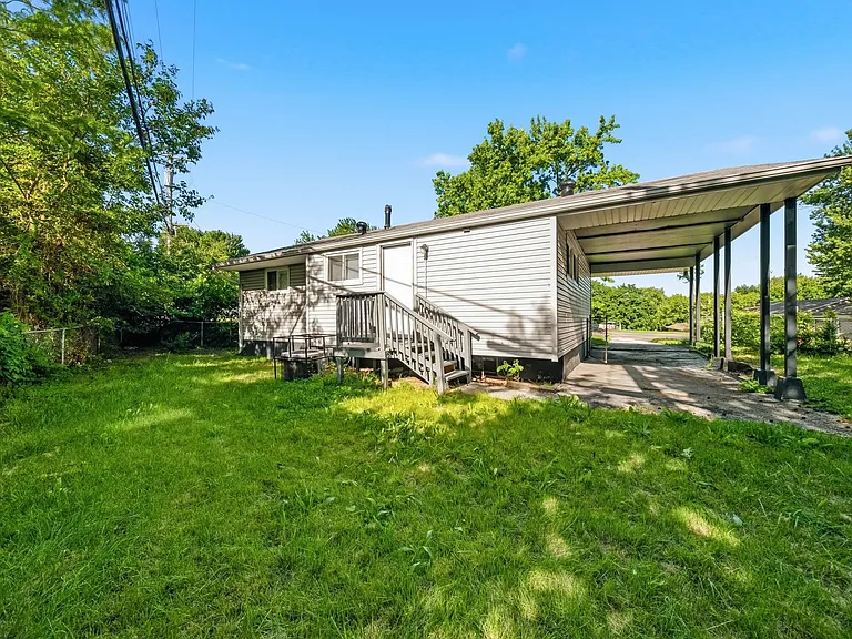 10700 Spring Garden Dr — Photo 28