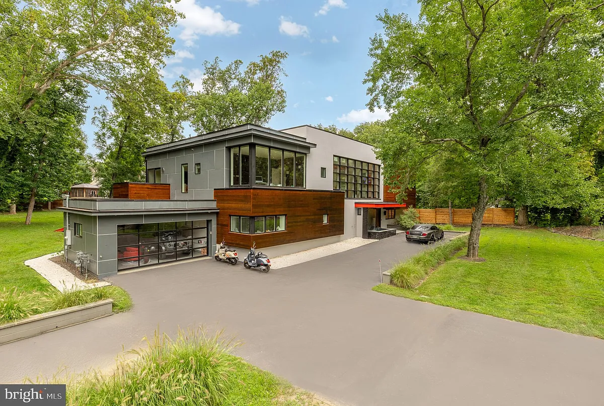 Building Photo - 6309 Bradley Blvd