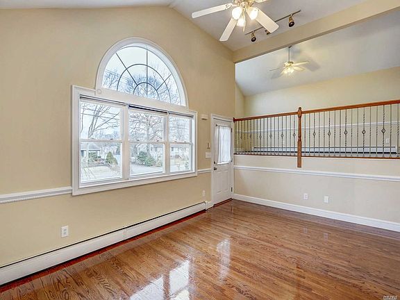 2nd image of 98 Parkview Dr