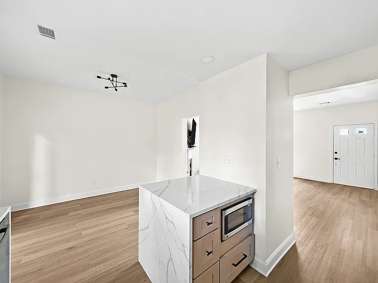 1303 Wedgewood Ct — Photo 6