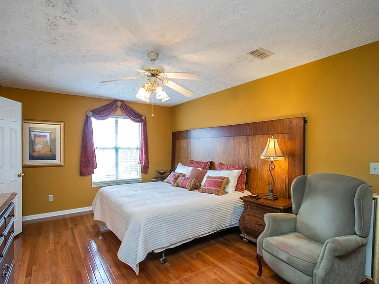 1508 Clover Ct — Photo 17