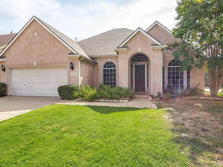 516 Cromwell Ct — Photo 13