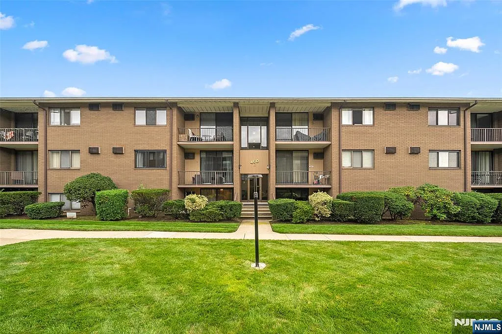 1 bed, 1.0 bath, $2,000 — Photo 3