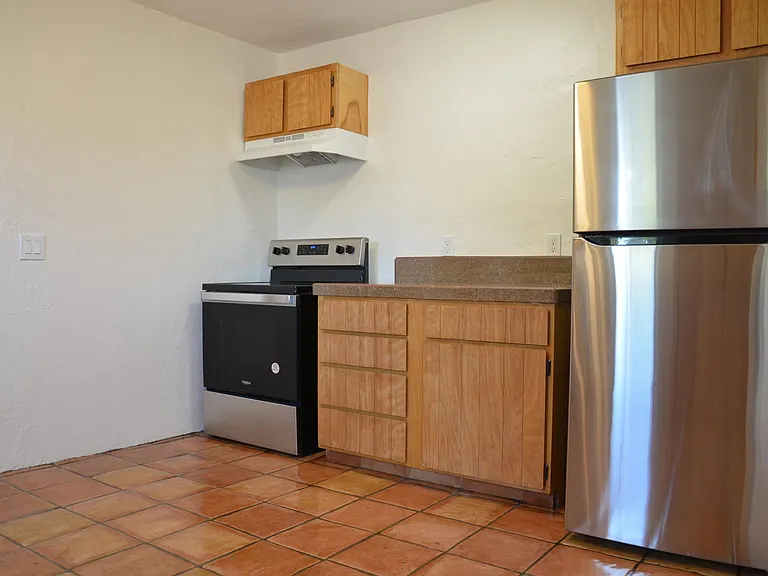 1025 E Indianola Ave — Photo 9