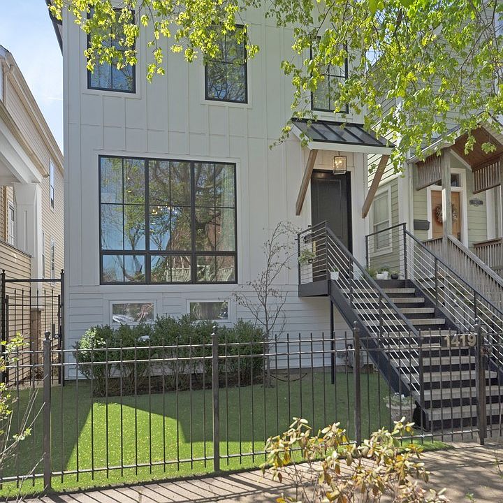 1st image of 1419 W Wrightwood Ave