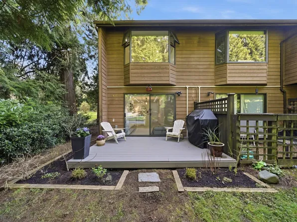 4328 Garden Grove Dr, Burnaby, BC V5G 4G6