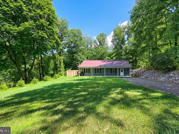 5th image of 251 Highview Dr