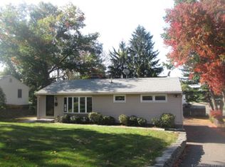 50 Greenwood Dr, Manchester, CT 06042