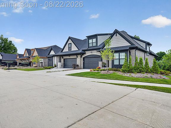 4th image of 2020 Breckenridge Ct