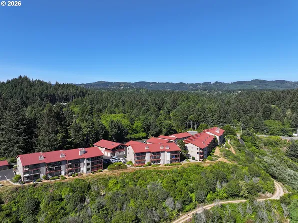 17744 N Highway 101, Brookings, OR 97415